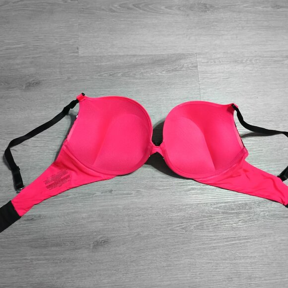 Victoria Secret Bombshell Plunge 38D bra - Picture 2 of 10